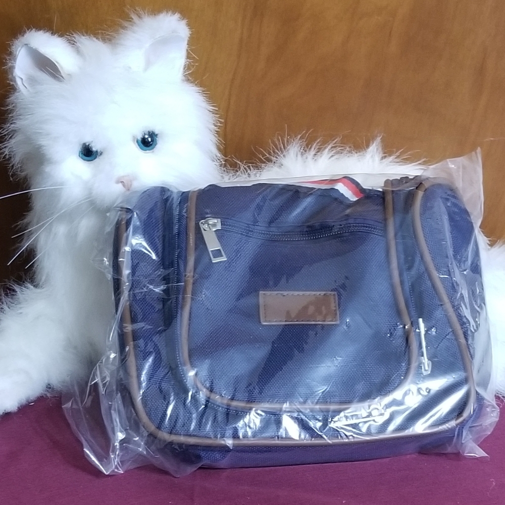 NWOT 3 piece luggage set by America Traveler